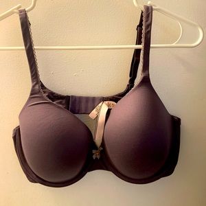 Great condition VS perfect coverage bra 36D